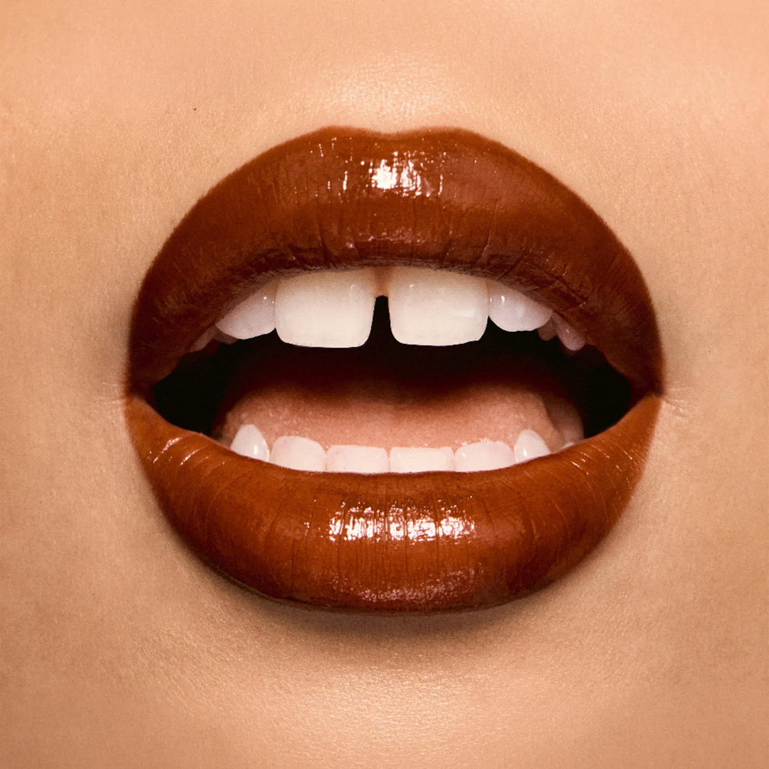 Gloss Labial Kiss Me Canela Adam Mitch E Eudora Make 5,2M 3
